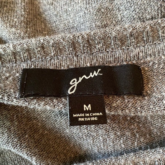 GNW , size M/11 , grey-white wash cotton crop top - Picture 4 of 6